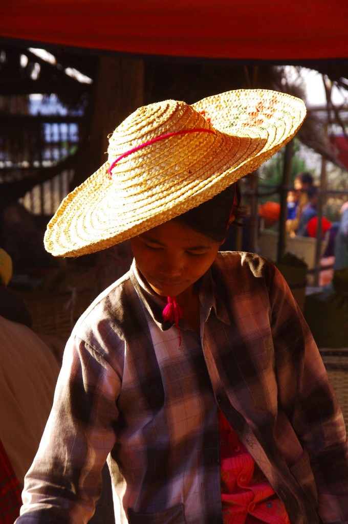 Rund um den Inle-See gibt es ganz unterschiedliche Volksgruppen und Stämme.