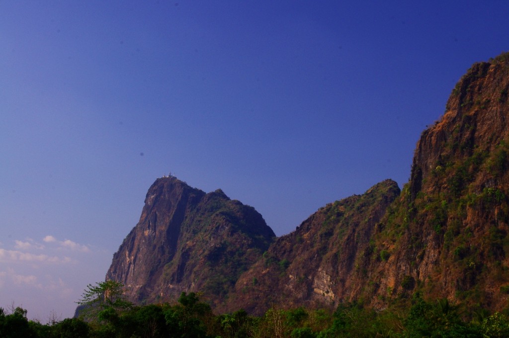 Der Blick von unten auf den Mount Zwekabin.