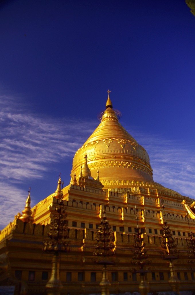 Yangon: Das Nationalheiligtum Myanmars - die Shwedagon-Pagode.